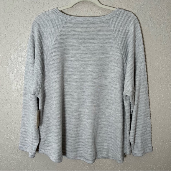 St. John’s Bay Plus women’s long sleeve pullover sweater, size OX, light grey - Picture 2 of 5